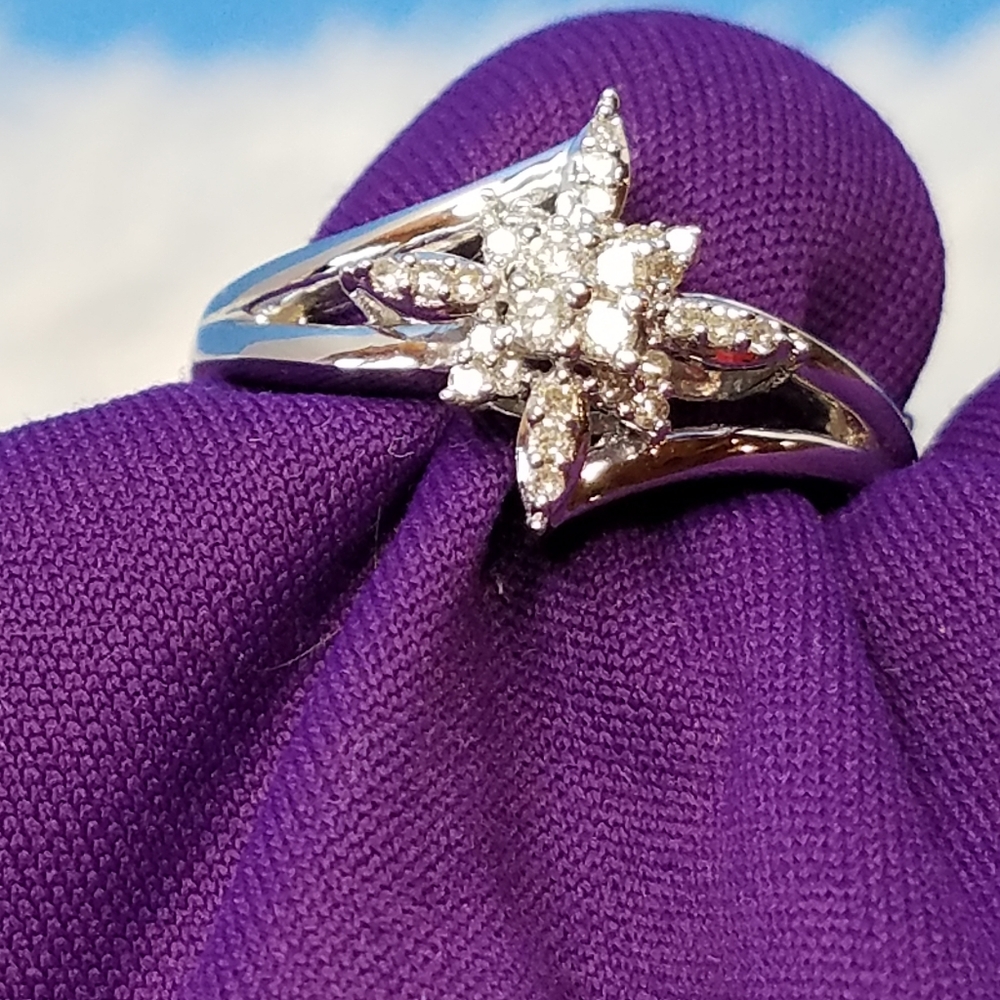 Diamond Cluster Ring - Picture 4 of 16